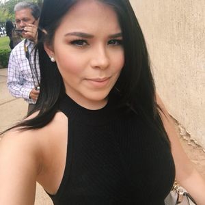 Meet your Posher, Emanuela